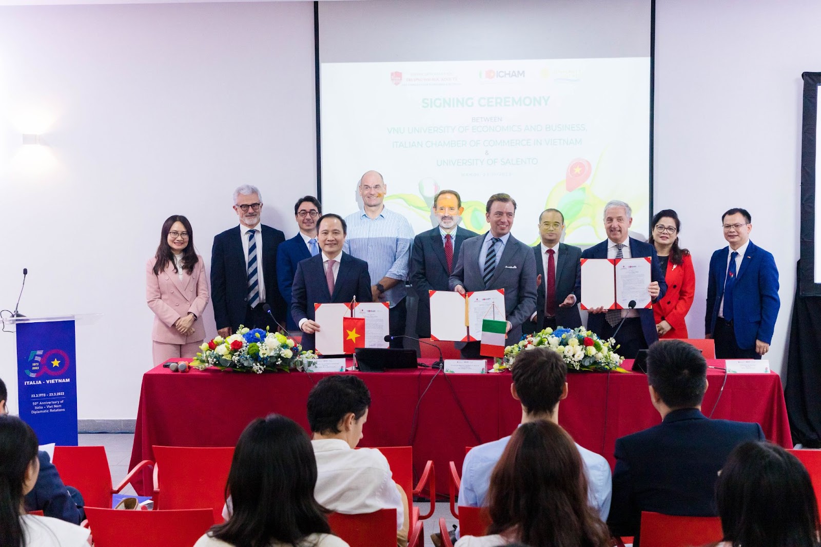 VNU-UEB to expand cooperation with the Italian Chamber of Commerce in Vietnam and the University of Salento, Italy