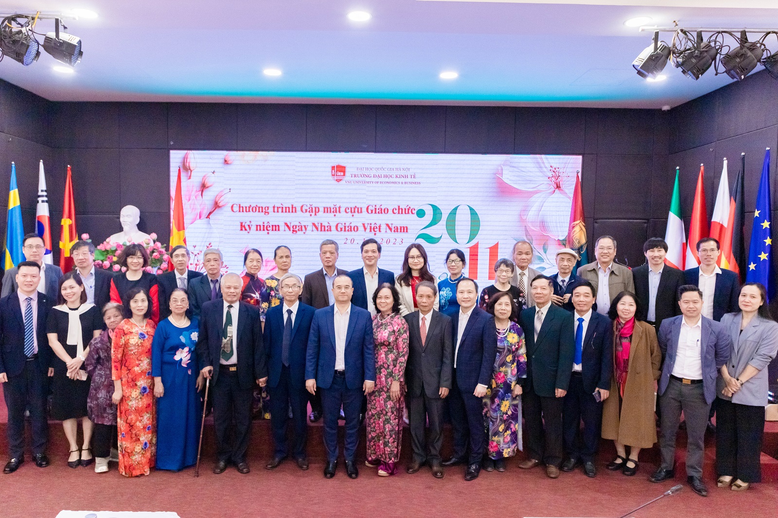 Honoring previous generations through activities connecting the Association of Former Lecturers on Vietnam Teachers' Day, November 20th