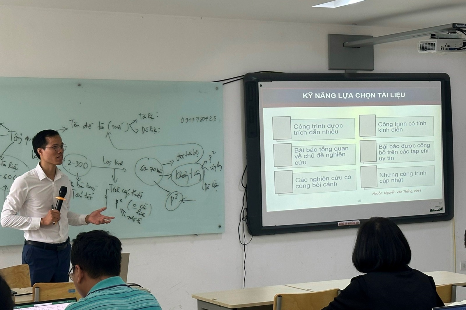 The strong research group "Fuzzy set theory and optimal decision-making models in economics and management" successfully organized the training course "Improving academic professional capacity on fuzzy set theory and decision-making models optimal determination in economics and management"