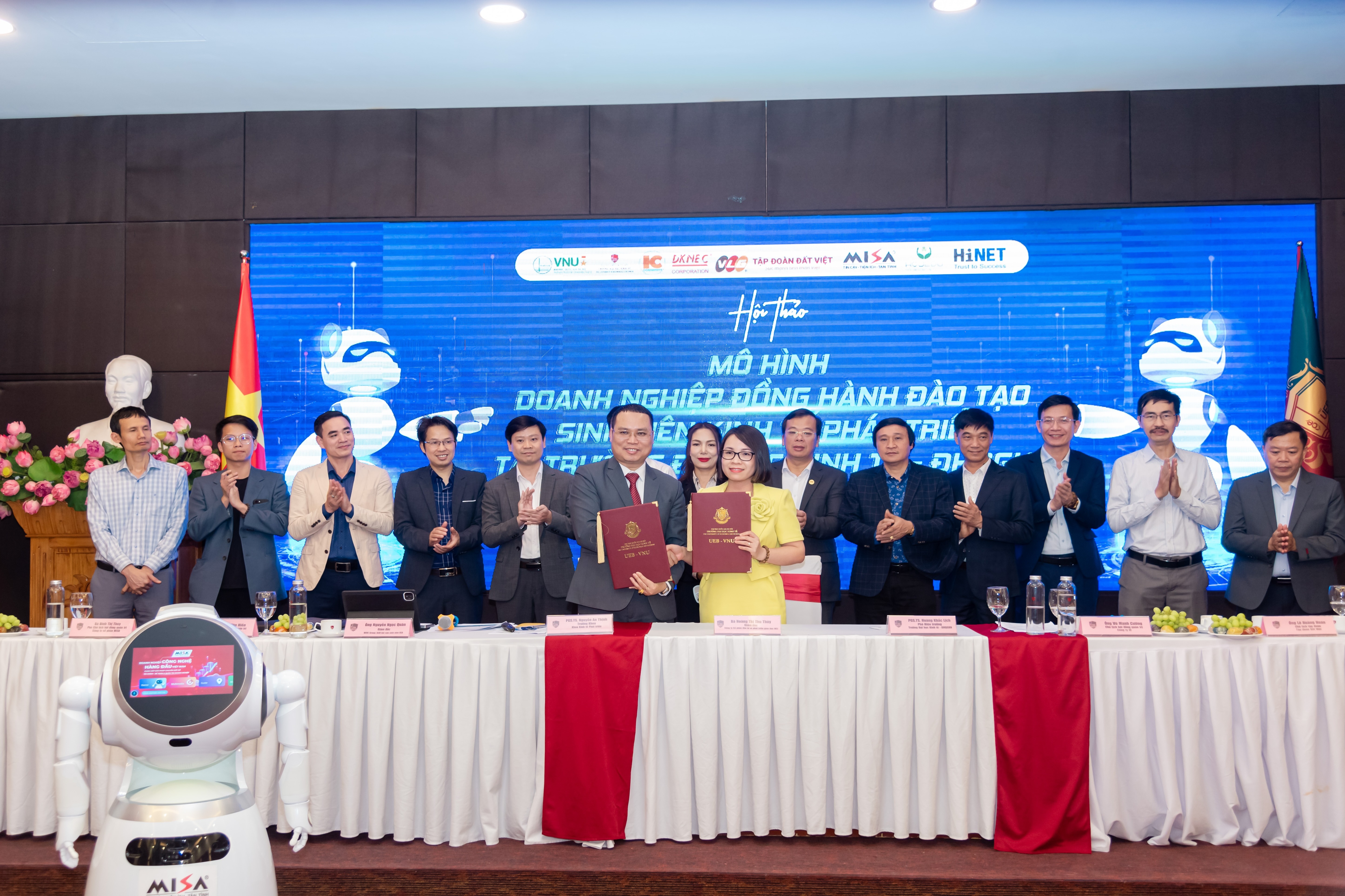 VNU-UEB Strengthens Industry Ties to Enhance Development Economics Program